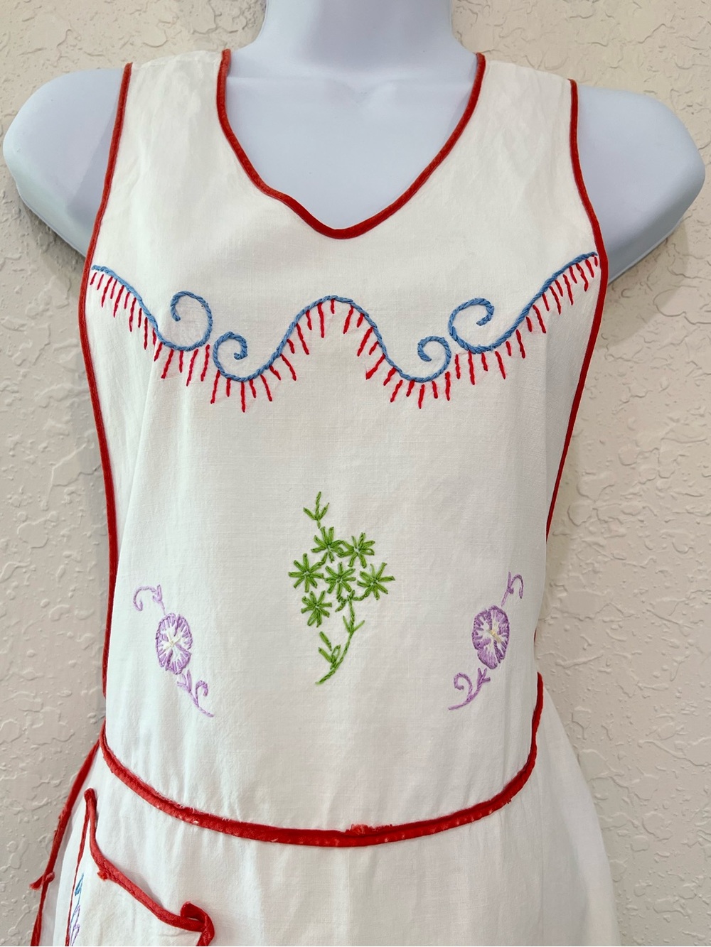 Vintage Hand Embroidered Hostess Apron Personalized Marie Floral - Picture 3 of 6